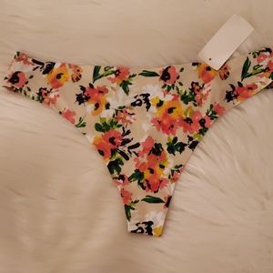 🧡New! Floral thong Size Large